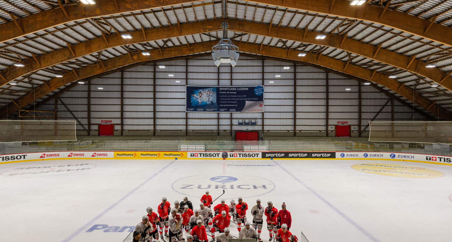 Familientag Luzern Schlittschuhlaufen Eiszentrum